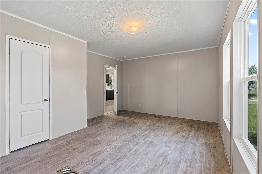 На продажу: $299,000 (4 спален, 2 ванн, 1580 Квадратных фут)