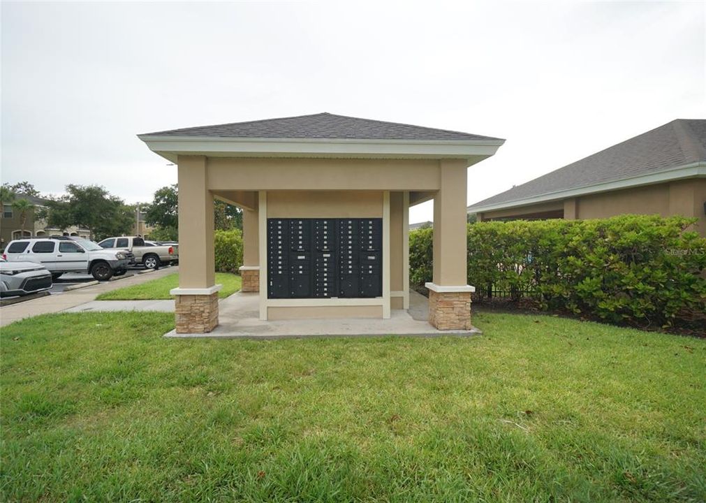 For Rent: $2,100 (3 beds, 2 baths, 1400 Square Feet)