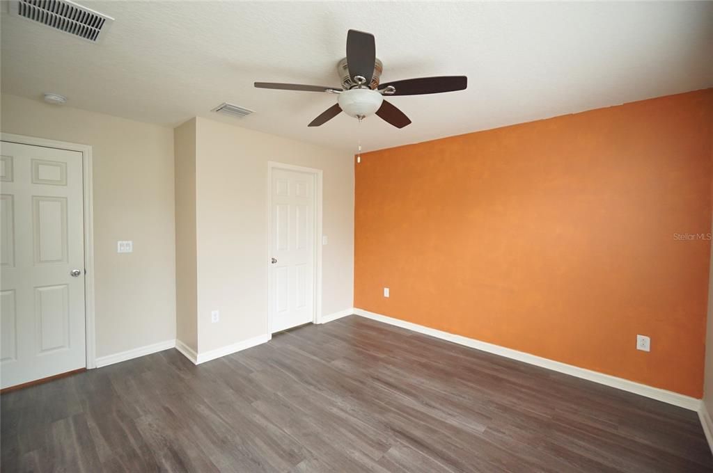 For Rent: $2,100 (3 beds, 2 baths, 1400 Square Feet)