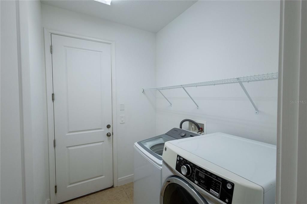 En Venta: $399,999 (3 camas, 2 baños, 2080 Pies cuadrados)