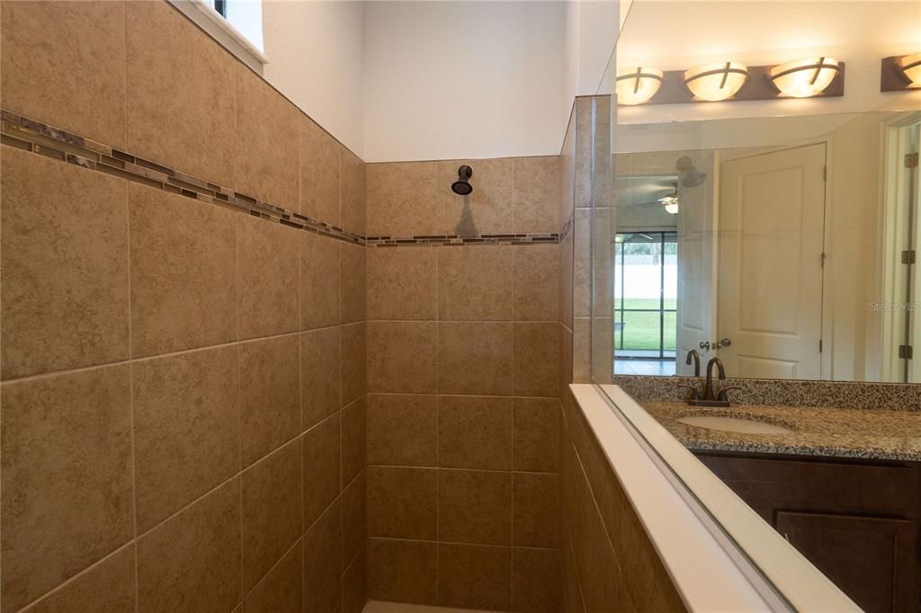 En Venta: $399,999 (3 camas, 2 baños, 2080 Pies cuadrados)