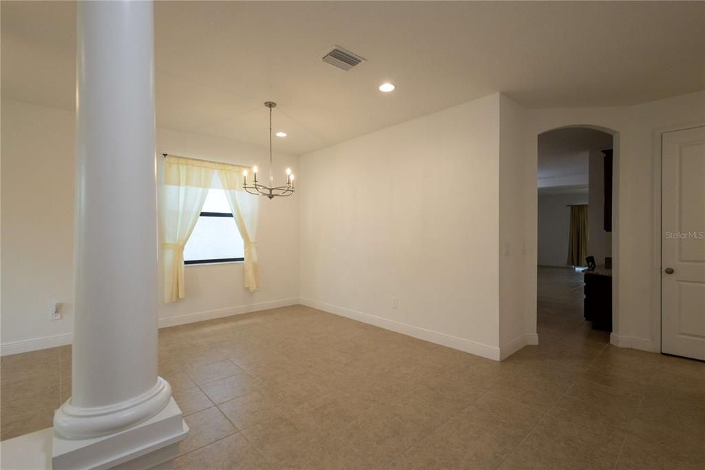 En Venta: $399,999 (3 camas, 2 baños, 2080 Pies cuadrados)