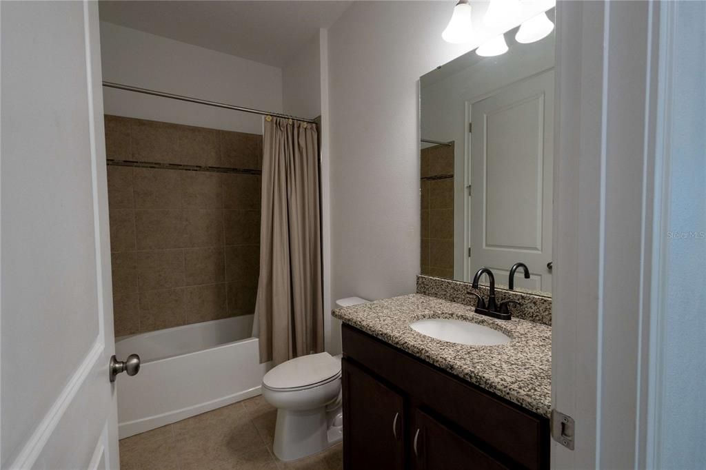En Venta: $399,999 (3 camas, 2 baños, 2080 Pies cuadrados)