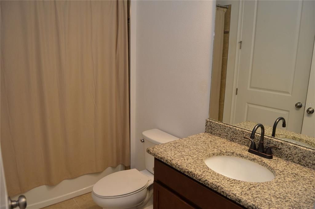En Venta: $399,999 (3 camas, 2 baños, 2080 Pies cuadrados)