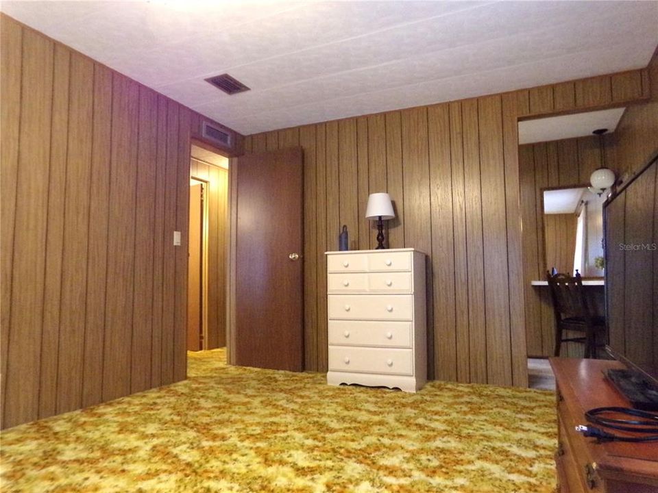 На продажу: $235,000 (2 спален, 2 ванн, 1104 Квадратных фут)
