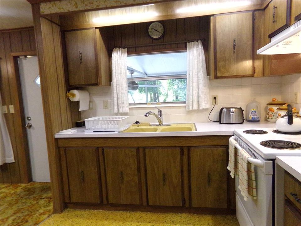 На продажу: $235,000 (2 спален, 2 ванн, 1104 Квадратных фут)