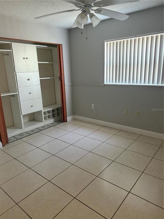 Activo con contrato: $280,000 (2 camas, 2 baños, 1300 Pies cuadrados)