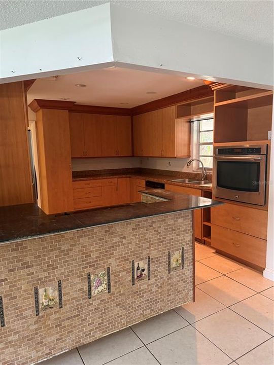 Activo con contrato: $280,000 (2 camas, 2 baños, 1300 Pies cuadrados)