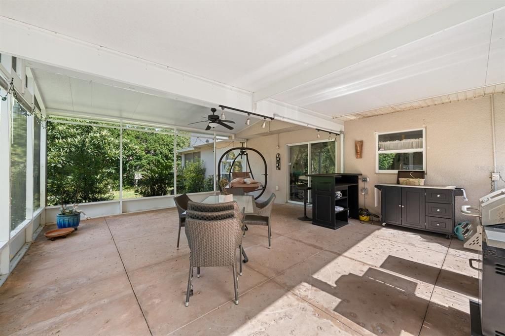 For Sale: $649,000 (4 beds, 2 baths, 2224 Square Feet)