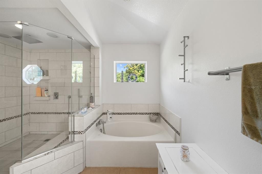 For Sale: $649,000 (4 beds, 2 baths, 2224 Square Feet)