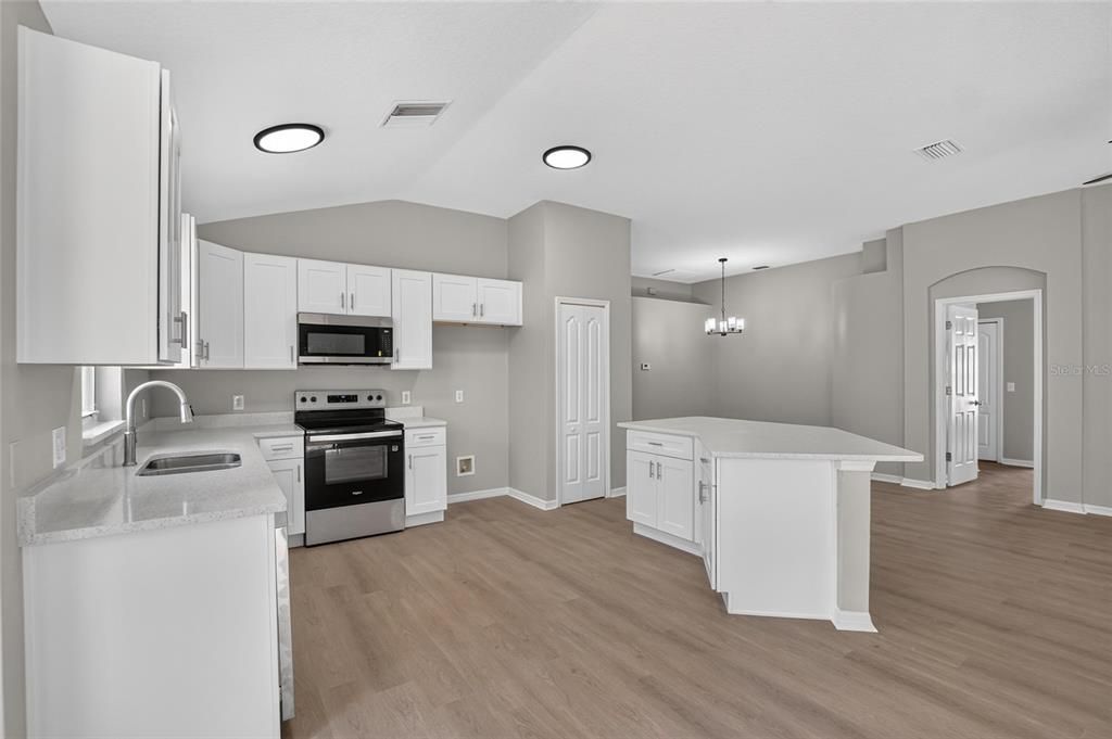 En Venta: $349,000 (3 camas, 2 baños, 1583 Pies cuadrados)