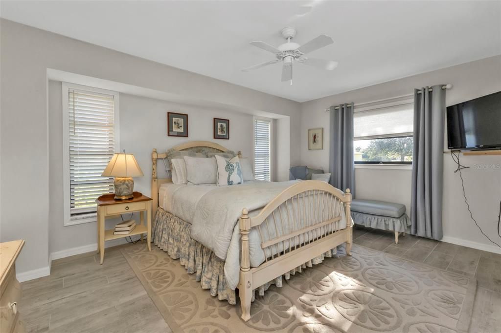 For Sale: $329,000 (3 beds, 2 baths, 1493 Square Feet)