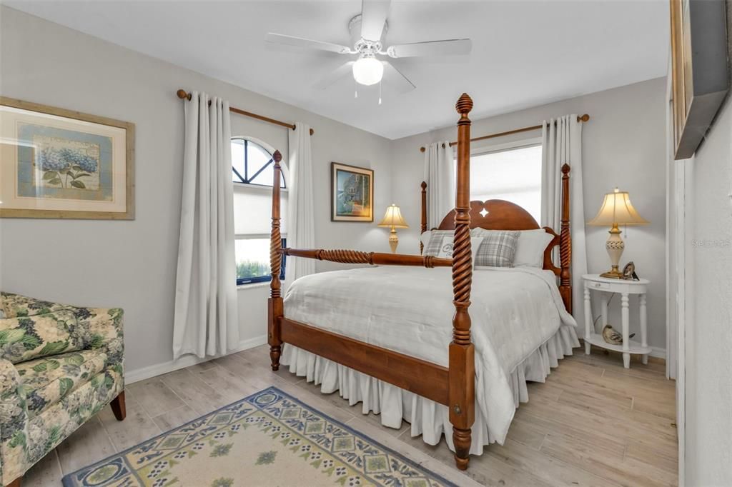 For Sale: $329,000 (3 beds, 2 baths, 1493 Square Feet)