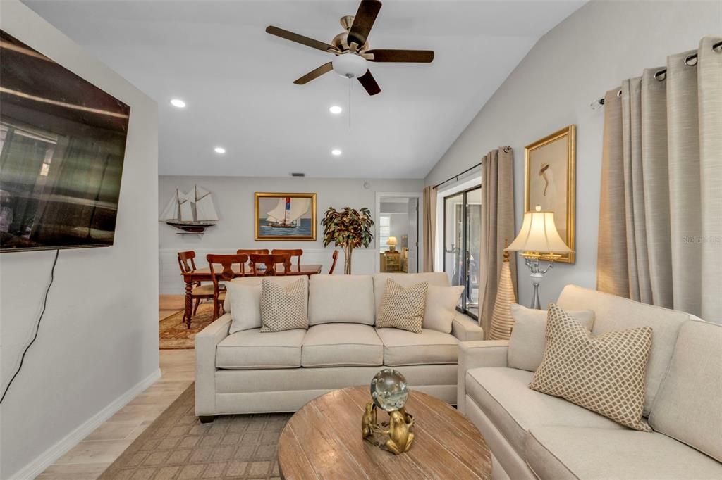 For Sale: $329,000 (3 beds, 2 baths, 1493 Square Feet)