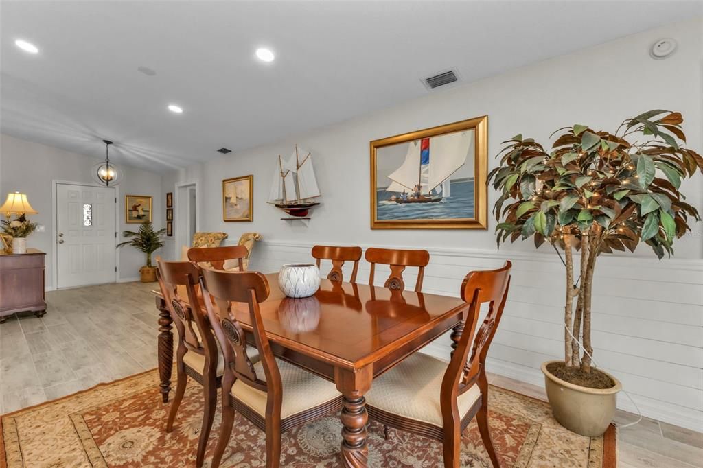 For Sale: $329,000 (3 beds, 2 baths, 1493 Square Feet)