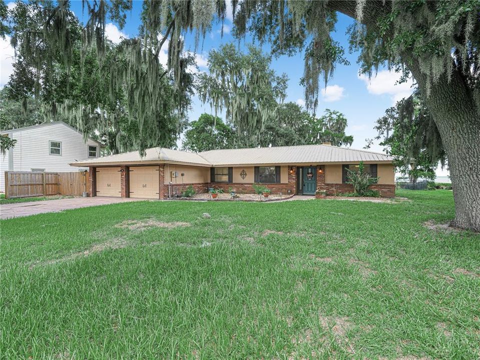 For Sale: $465,000 (3 beds, 2 baths, 1860 Square Feet)