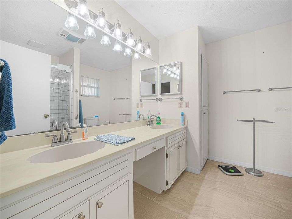 For Sale: $465,000 (3 beds, 2 baths, 1860 Square Feet)
