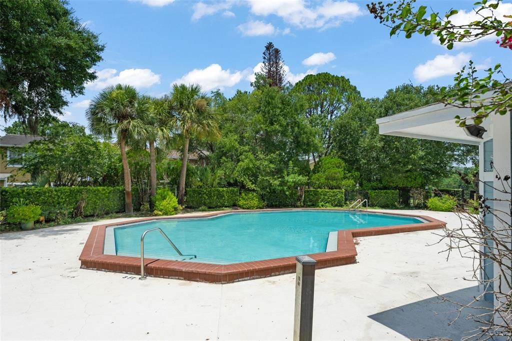 For Sale: $247,000 (2 beds, 1 baths, 960 Square Feet)