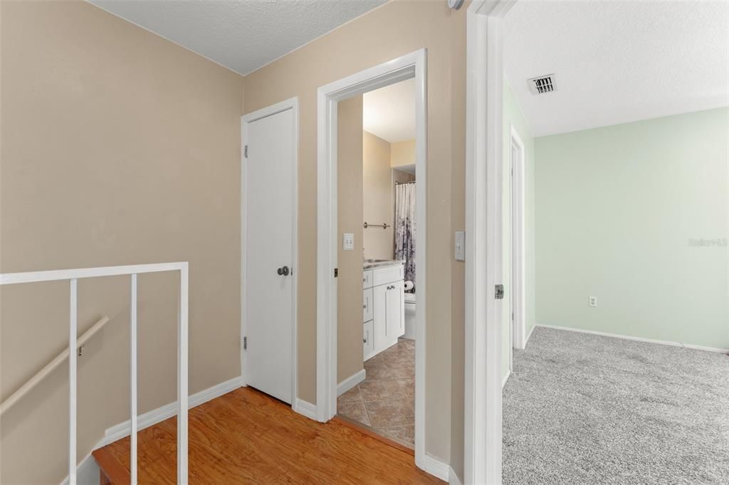 For Sale: $247,000 (2 beds, 1 baths, 960 Square Feet)