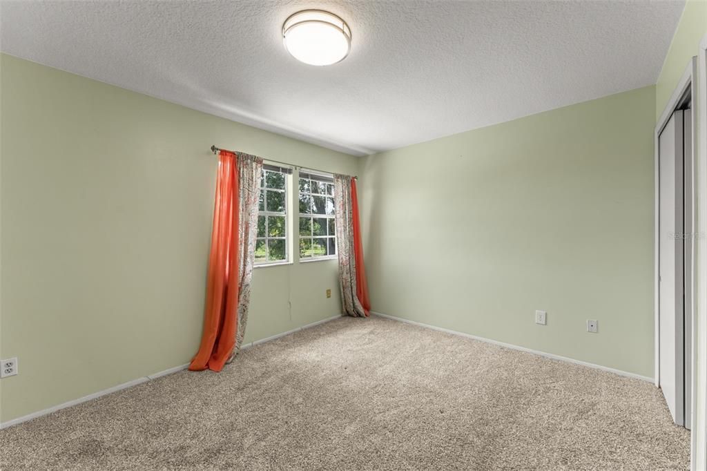 For Sale: $247,000 (2 beds, 1 baths, 960 Square Feet)