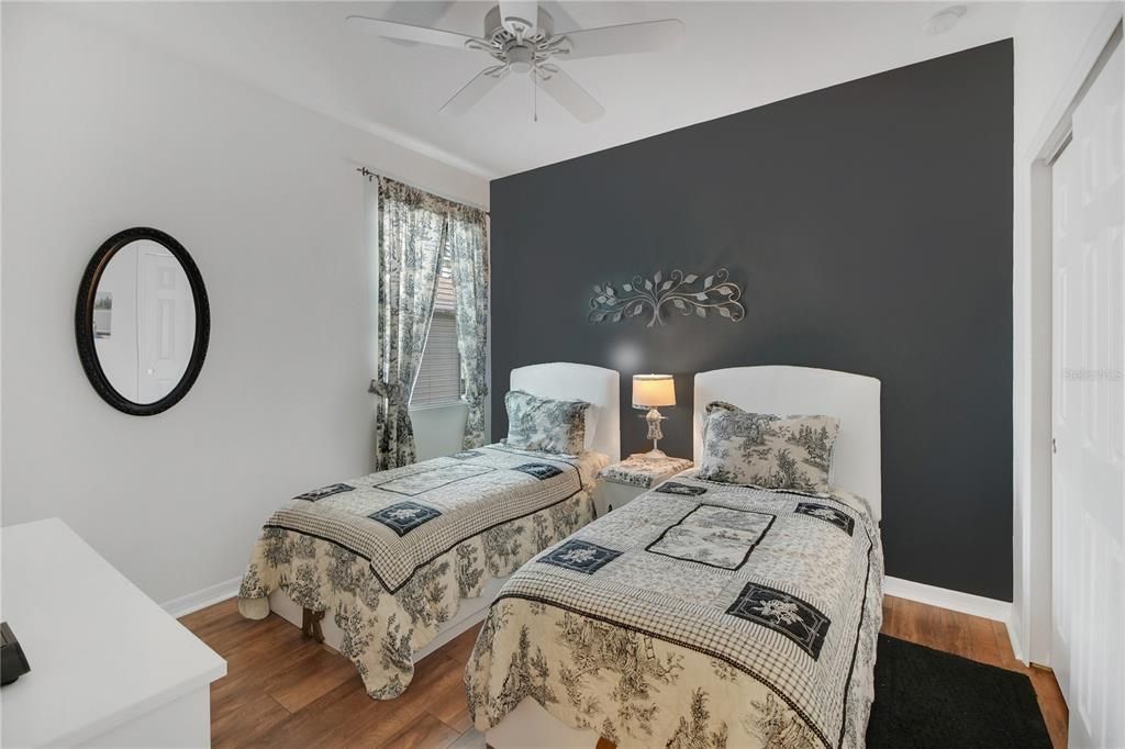 En Venta: $330,000 (4 camas, 2 baños, 1864 Pies cuadrados)