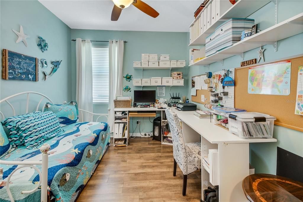 En Venta: $330,000 (4 camas, 2 baños, 1864 Pies cuadrados)
