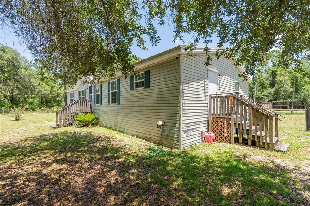 For Sale: $295,000 (3 beds, 2 baths, 1512 Square Feet)