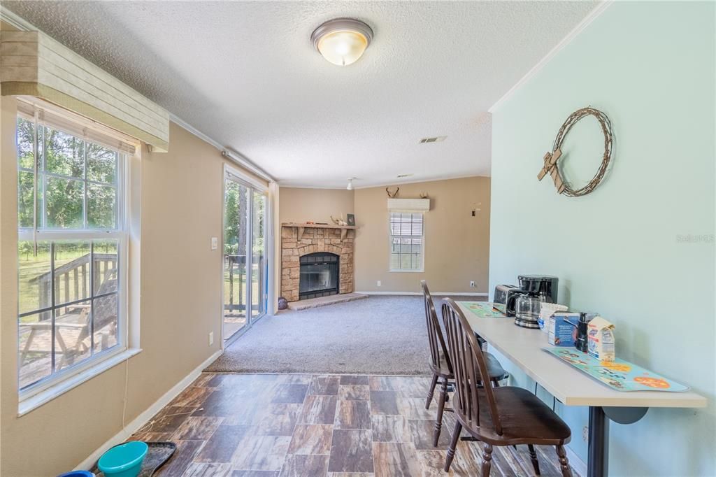 For Sale: $295,000 (3 beds, 2 baths, 1512 Square Feet)