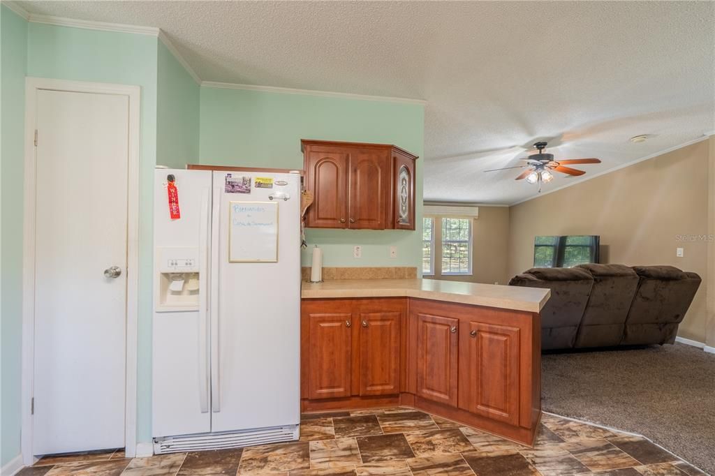 For Sale: $295,000 (3 beds, 2 baths, 1512 Square Feet)