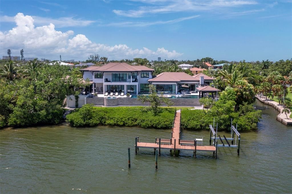 For Sale: $17,650,000 (4 beds, 4 baths, 8138 Square Feet)