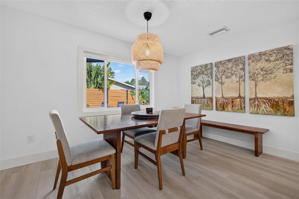 En Venta: $570,000 (3 camas, 2 baños, 1693 Pies cuadrados)