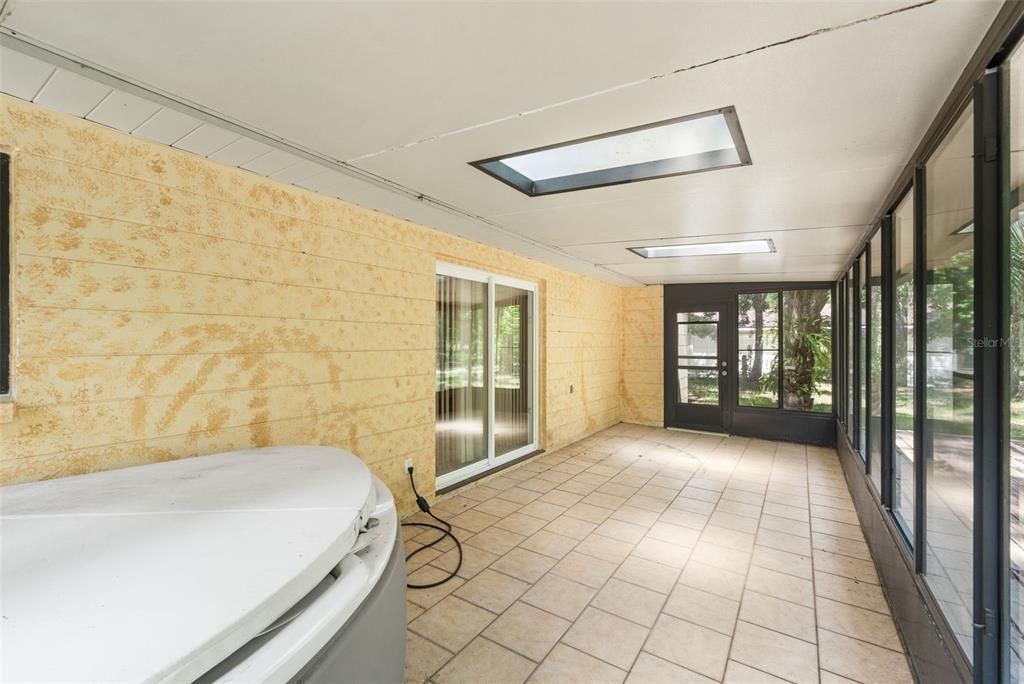 En Venta: $319,900 (4 camas, 2 baños, 1580 Pies cuadrados)