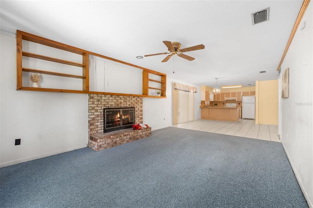En Venta: $319,900 (4 camas, 2 baños, 1580 Pies cuadrados)