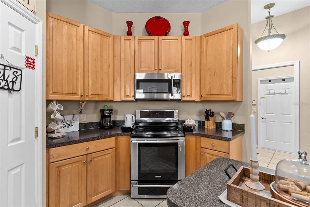 For Sale: $580,000 (4 beds, 3 baths, 2560 Square Feet)