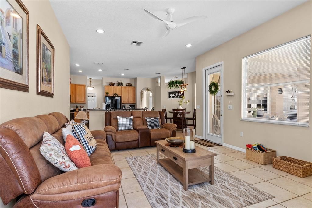 For Sale: $580,000 (4 beds, 3 baths, 2560 Square Feet)