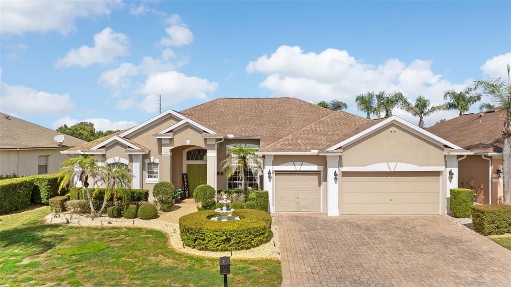 For Sale: $580,000 (4 beds, 3 baths, 2560 Square Feet)