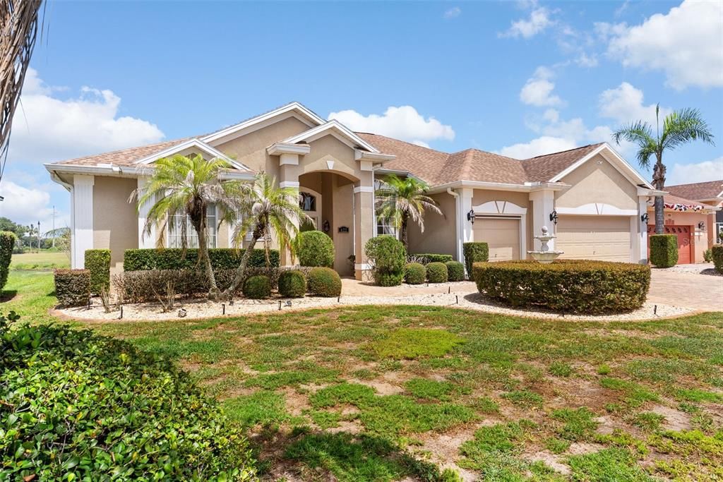 For Sale: $580,000 (4 beds, 3 baths, 2560 Square Feet)