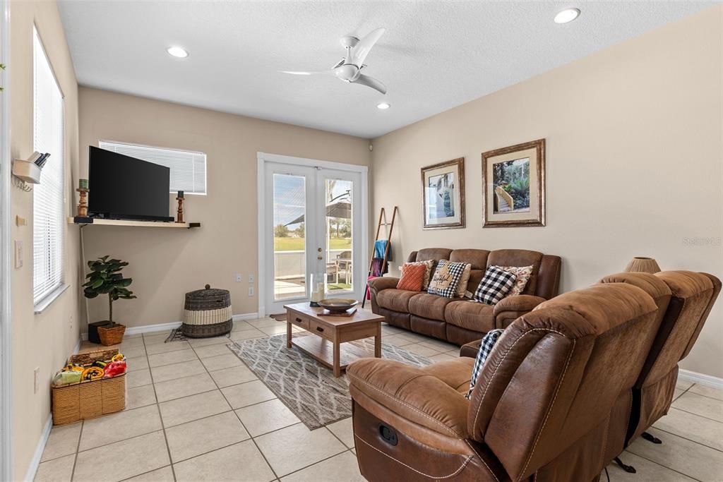 For Sale: $580,000 (4 beds, 3 baths, 2560 Square Feet)