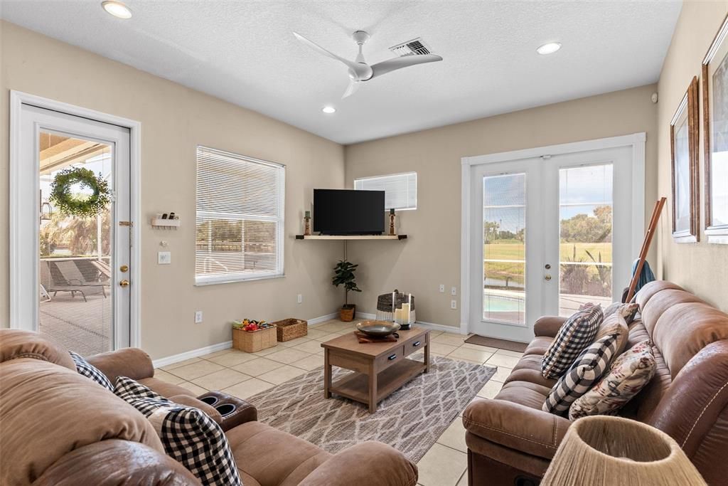 For Sale: $580,000 (4 beds, 3 baths, 2560 Square Feet)