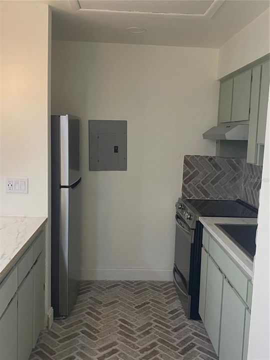 For Rent: $1,395 (1 beds, 1 baths, 660 Square Feet)