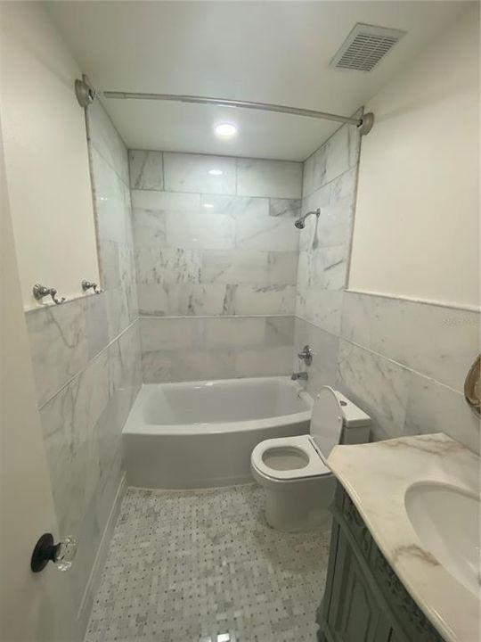For Rent: $1,395 (1 beds, 1 baths, 660 Square Feet)