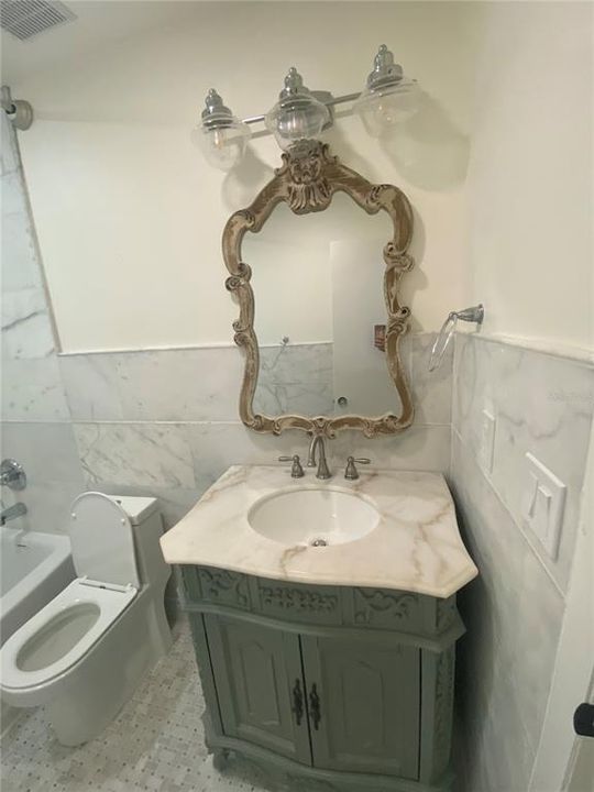 For Rent: $1,395 (1 beds, 1 baths, 660 Square Feet)
