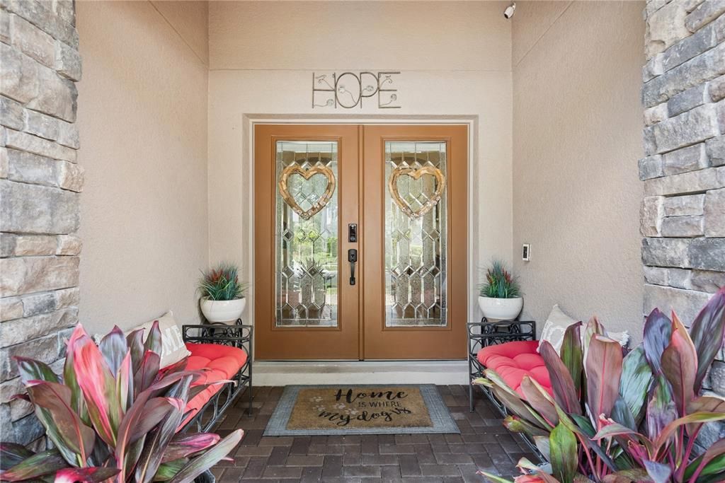 En Venta: $575,000 (4 camas, 3 baños, 1956 Pies cuadrados)