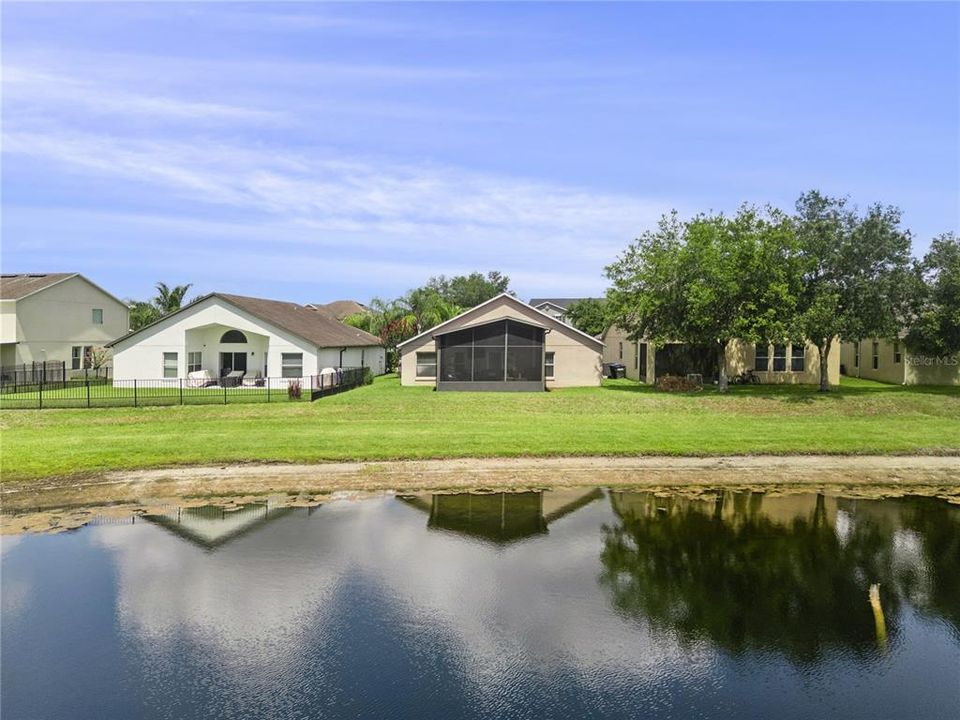 En Venta: $575,000 (4 camas, 3 baños, 1956 Pies cuadrados)
