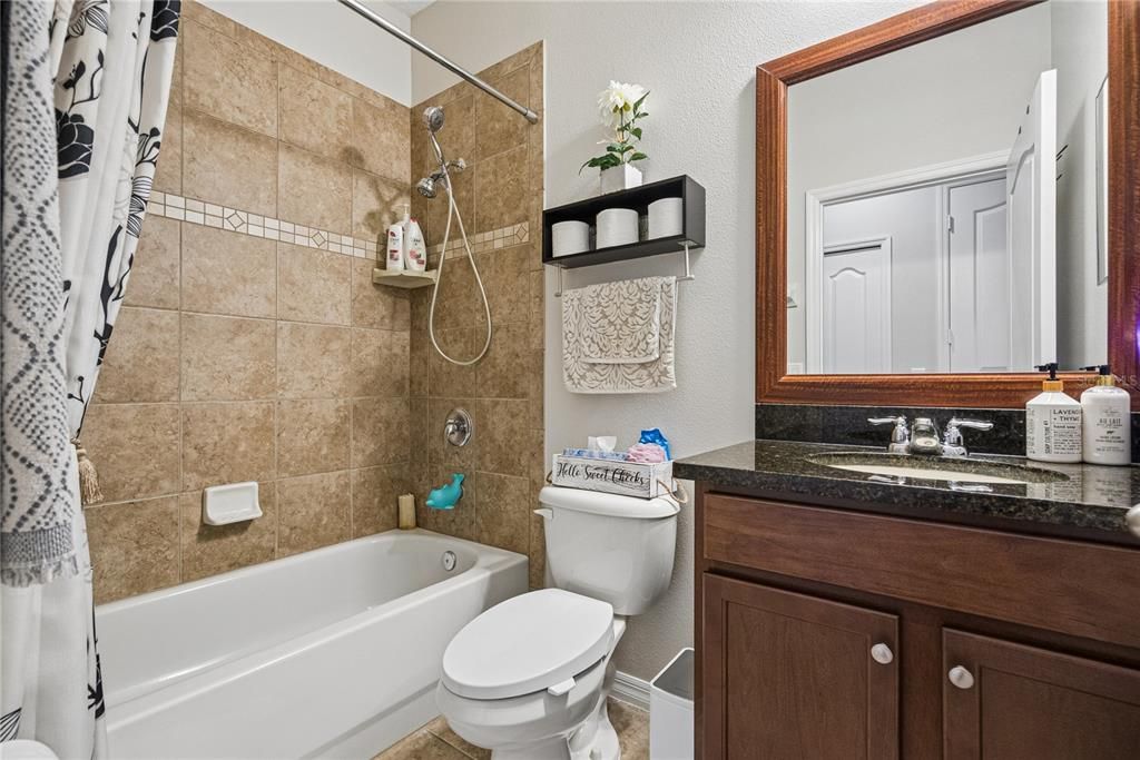 En Venta: $575,000 (4 camas, 3 baños, 1956 Pies cuadrados)