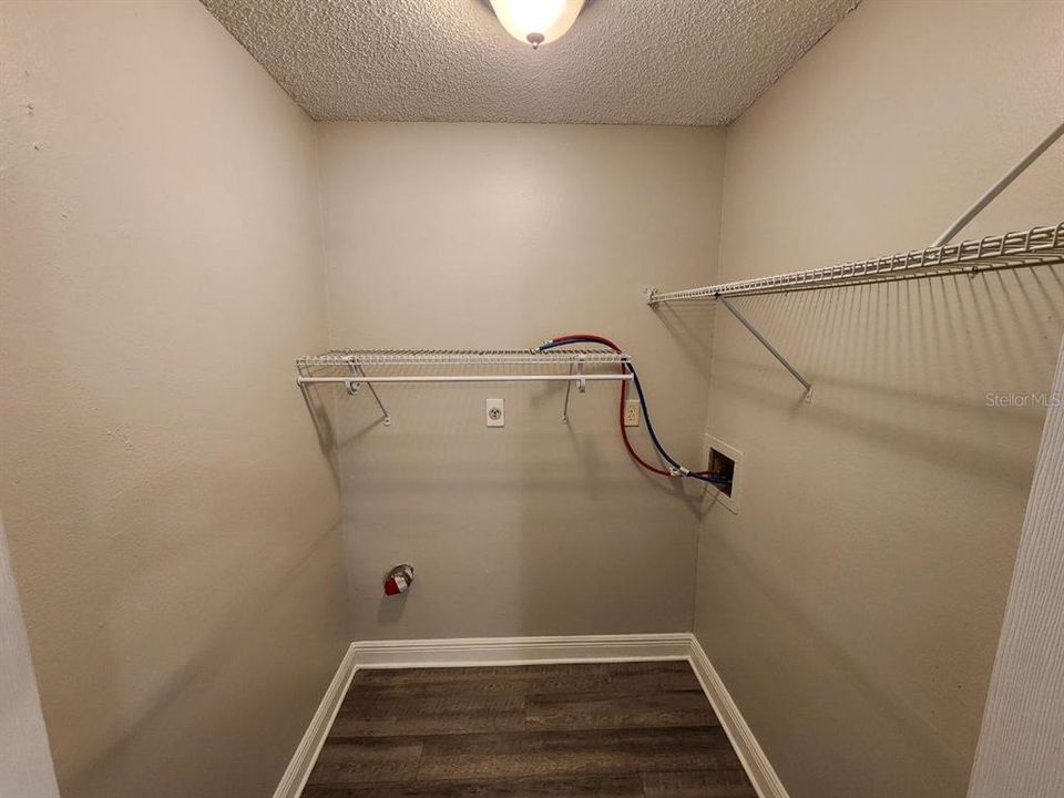 В аренду: $1,895 (3 спален, 2 ванн, 1018 Квадратных фут)