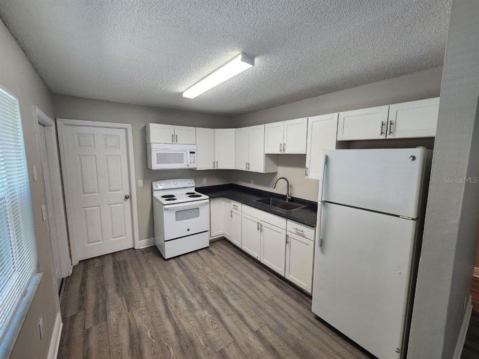 В аренду: $1,895 (3 спален, 2 ванн, 1018 Квадратных фут)