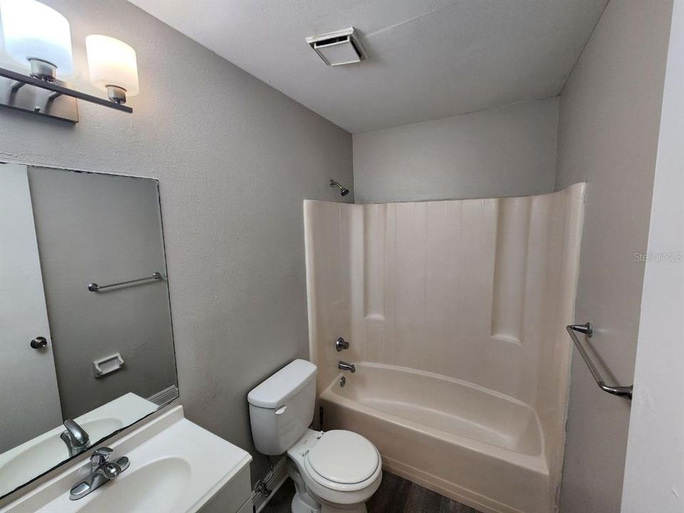 В аренду: $1,895 (3 спален, 2 ванн, 1018 Квадратных фут)