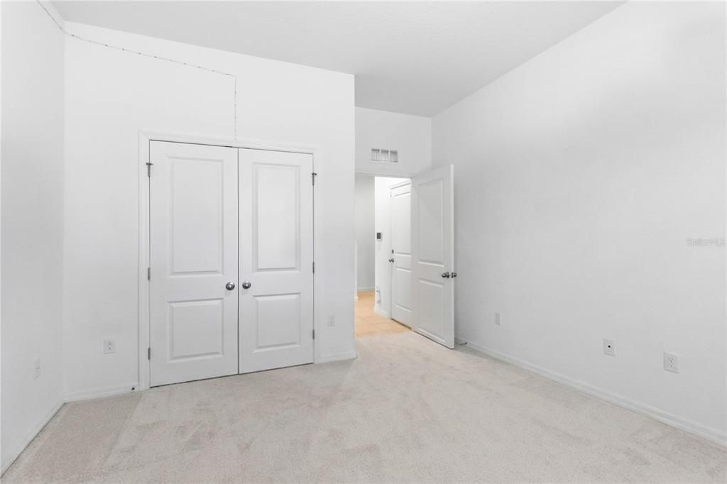 For Sale: $465,000 (5 beds, 3 baths, 2260 Square Feet)