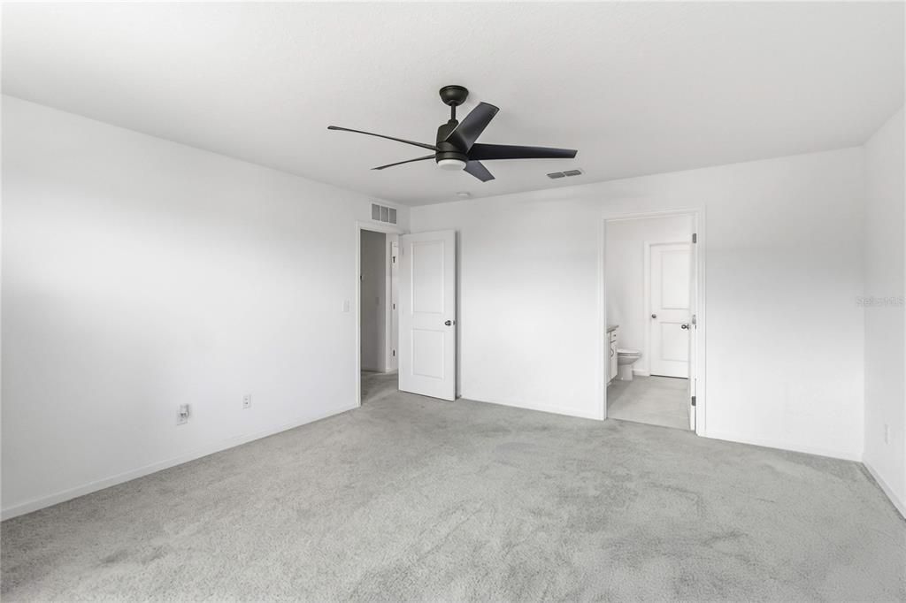 For Sale: $465,000 (5 beds, 3 baths, 2260 Square Feet)